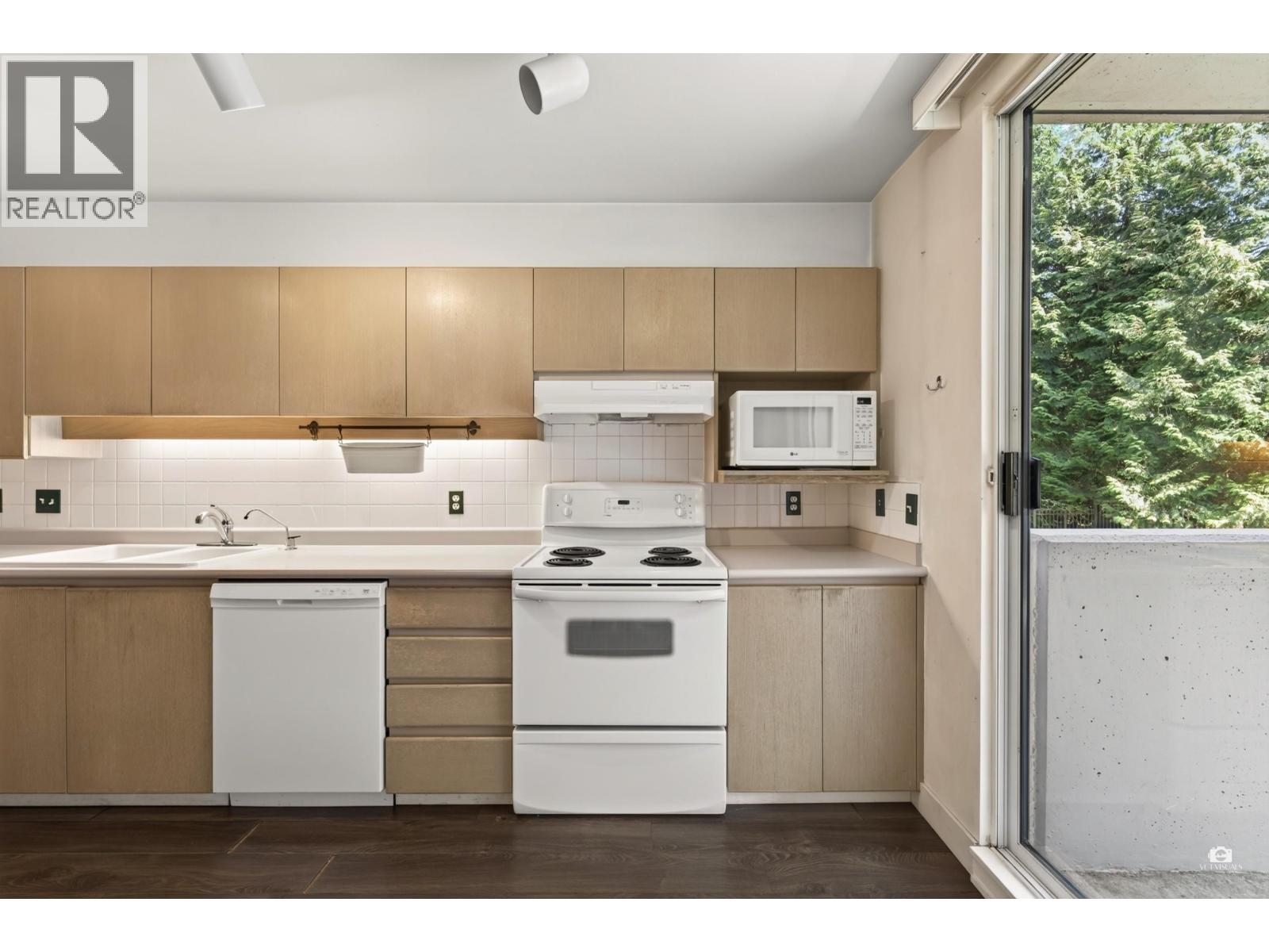 204 555 Austin Avenue, Coquitlam, British Columbia  V3K 6R8 - Photo 16 - R3157283