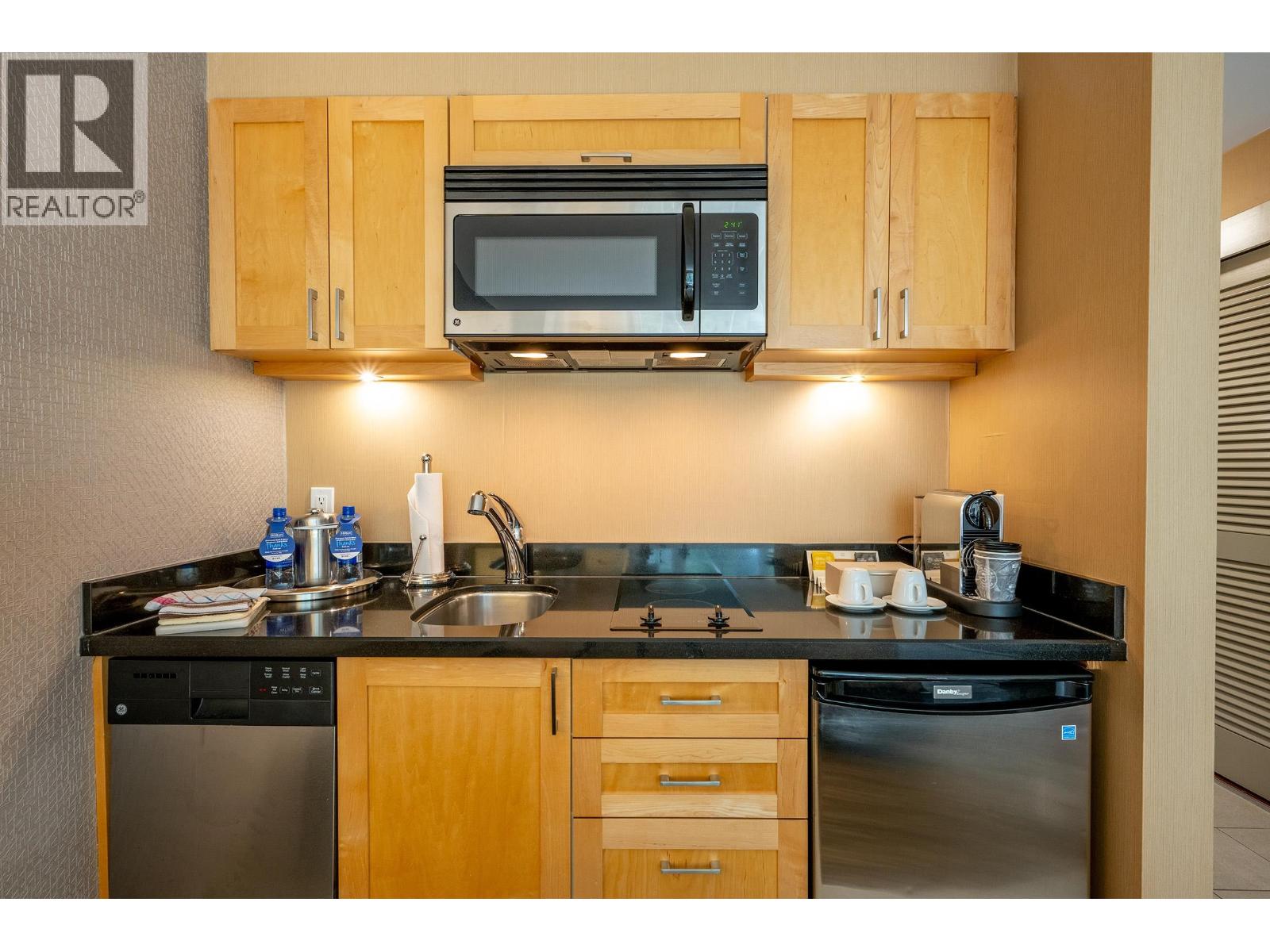 366/368 4050 Whistler Way, Whistler, British Columbia  V8E 1H9 - Photo 8 - R3157298