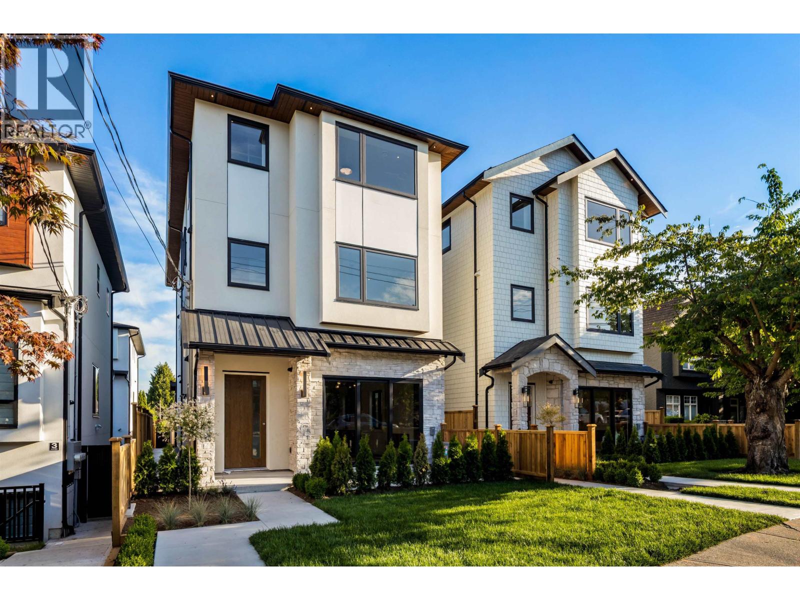 1 6682 Napier Street, Burnaby, British Columbia  V5B 2C3 - Photo 1 - R3157307
