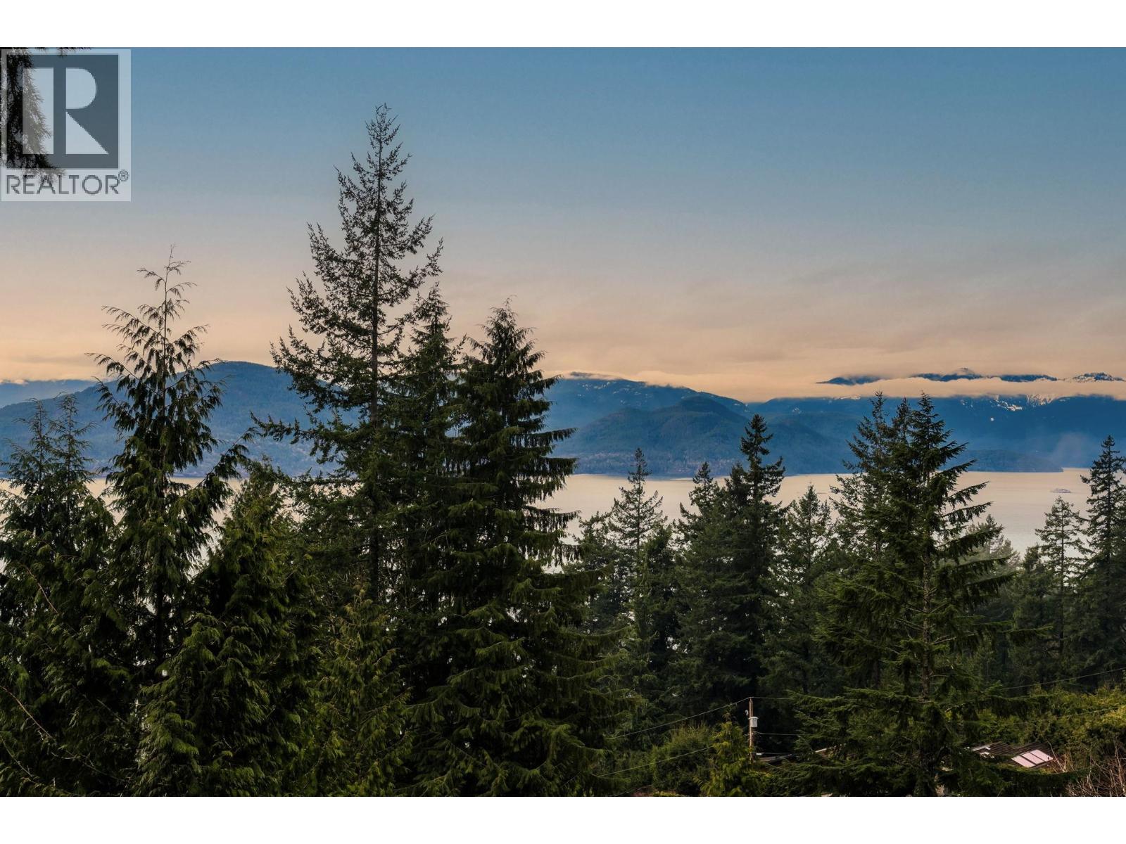 470 Timbertop Drive, Lions Bay, British Columbia  V0N 2E0 - Photo 39 - R3157282