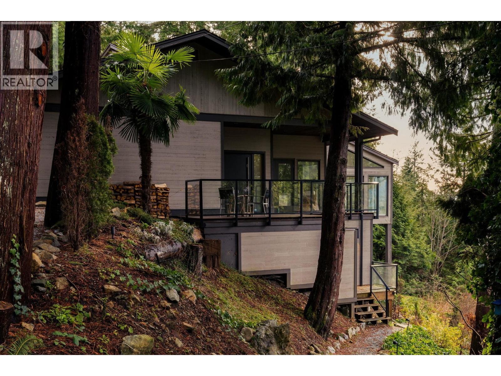 470 Timbertop Drive, Lions Bay, British Columbia  V0N 2E0 - Photo 4 - R3157282