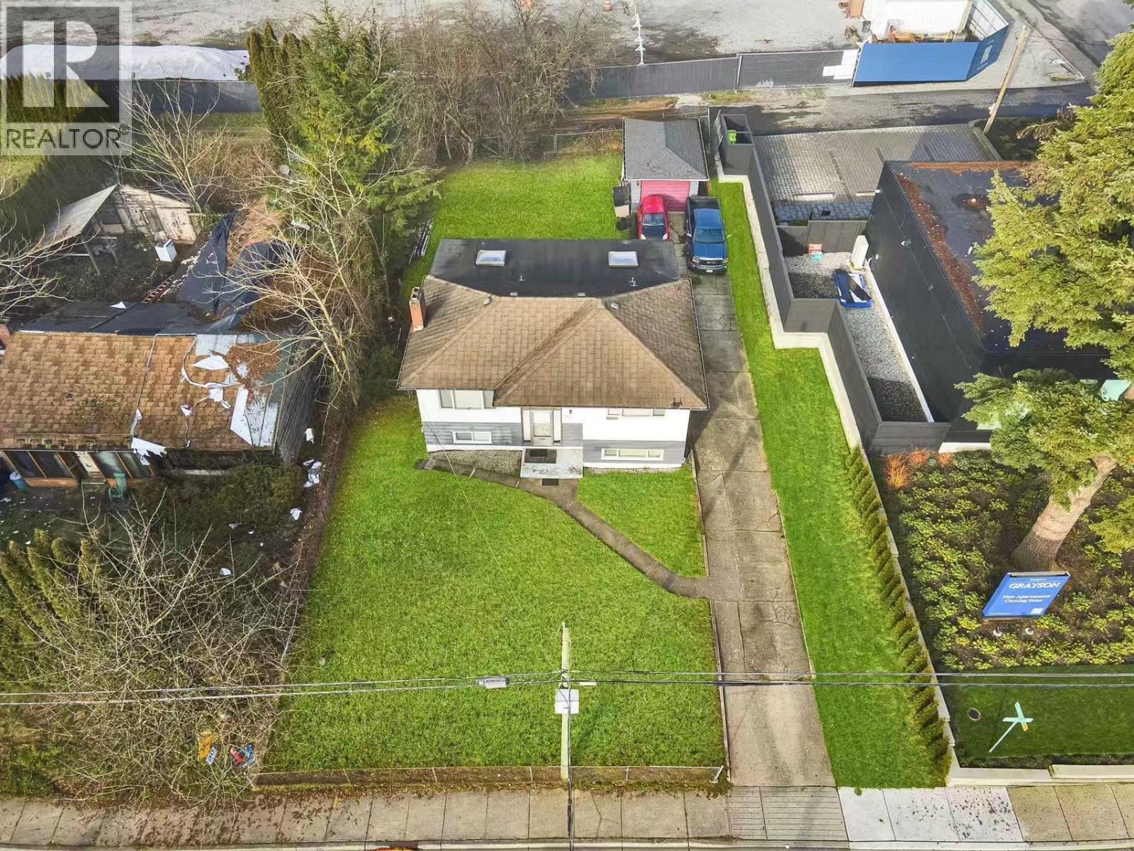 607 Alderson Avenue, Coquitlam, British Columbia  V3K 1T4 - Photo 3 - R3157310