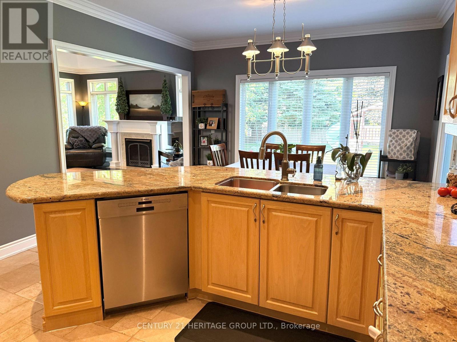 49 Shore Crescent, Georgina, Ontario  L0E 1S0 - Photo 14 - N13693360