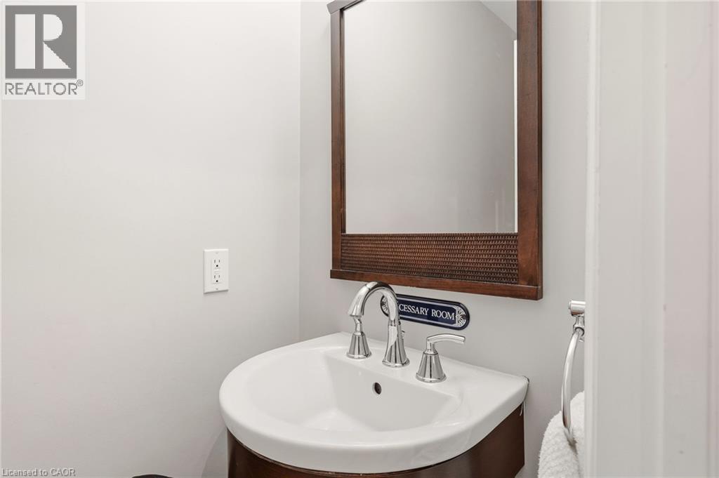 2116 Caroline Street, Burlington, Ontario  L7R 1L8 - Photo 22 - 40857055