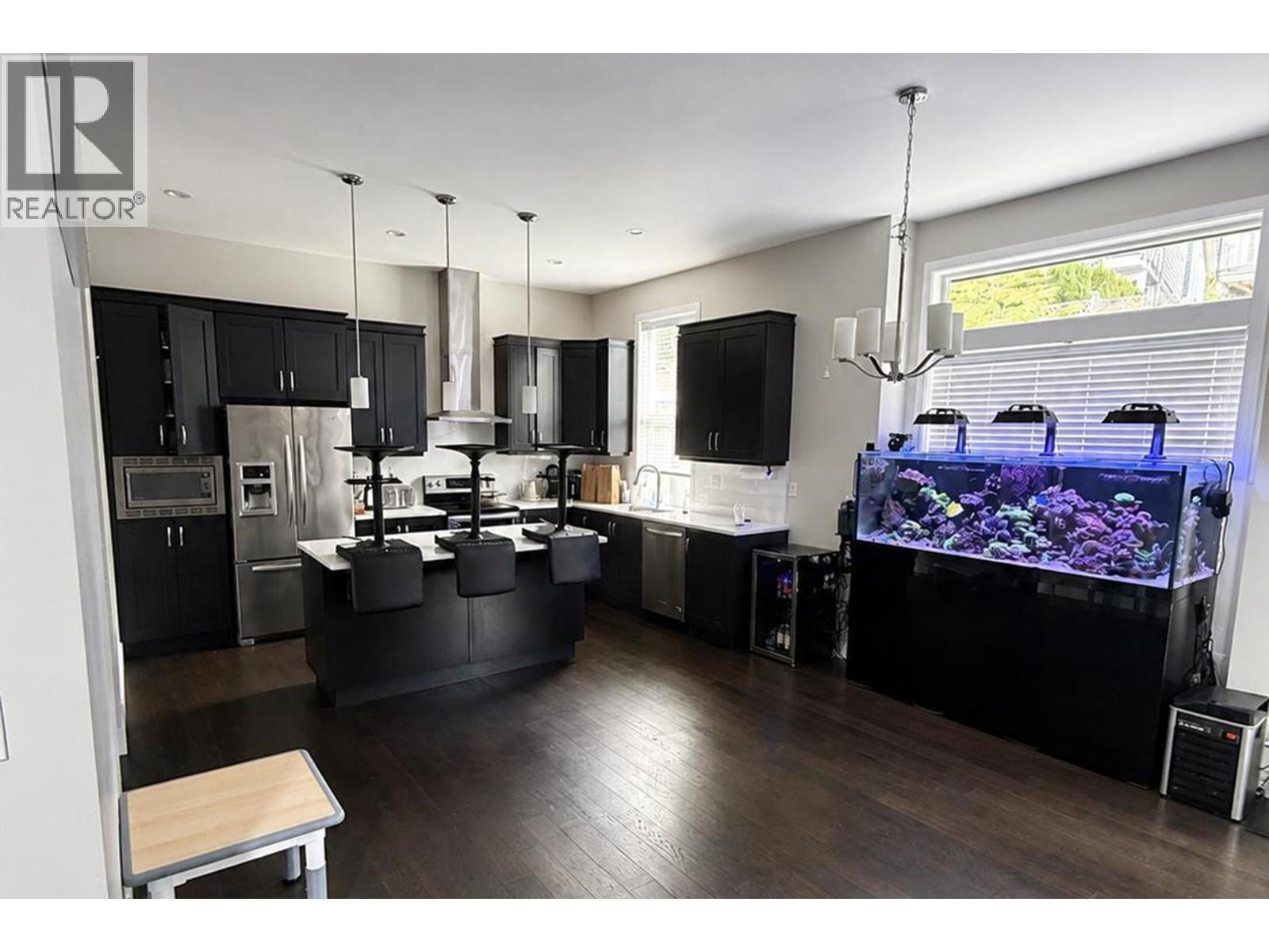 3517 Princeton Avenue, Coquitlam, British Columbia V3E 0K3 - Photo 2 - R3154446