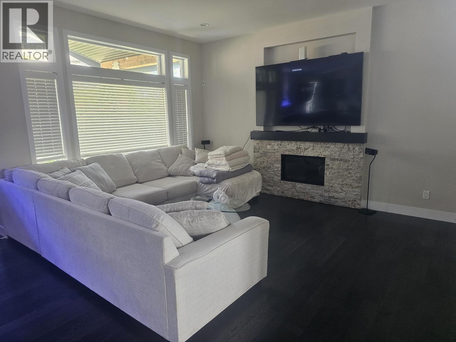 3517 Princeton Avenue, Coquitlam, British Columbia V3E 0K3 - Photo 3 - R3154446