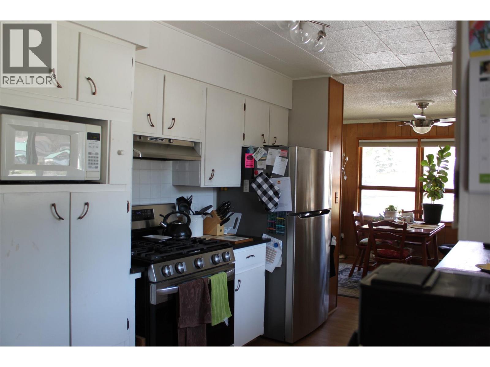 119 2nd Avenue NW, Nakusp, British Columbia  V0G 1R0 - Photo 6 - 10384393