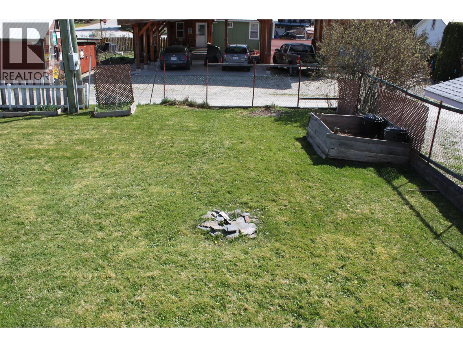 119 2nd Avenue NW, Nakusp, British Columbia  V0G 1R0 - Photo 16 - 10384393