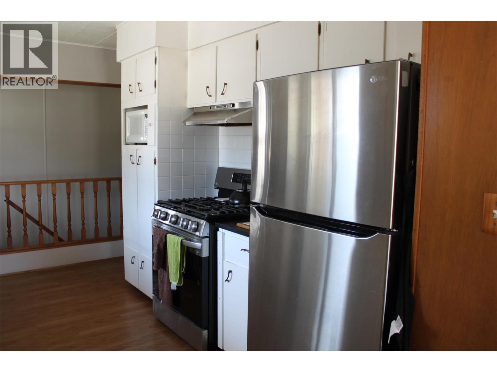 119 2nd Avenue NW, Nakusp, British Columbia  V0G 1R0 - Photo 5 - 10384393