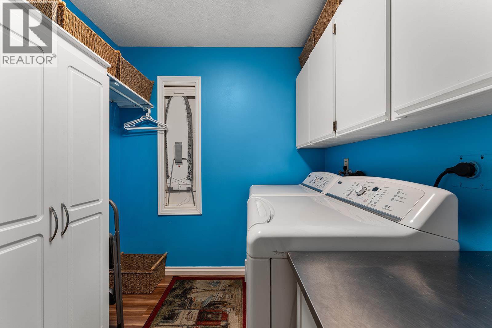1534 LAWRENCE Avenue Unit# 304, Kelowna, BC V1Y 6M8