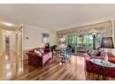 1534 LAWRENCE Avenue Unit# 304, Kelowna, BC V1Y 6M8