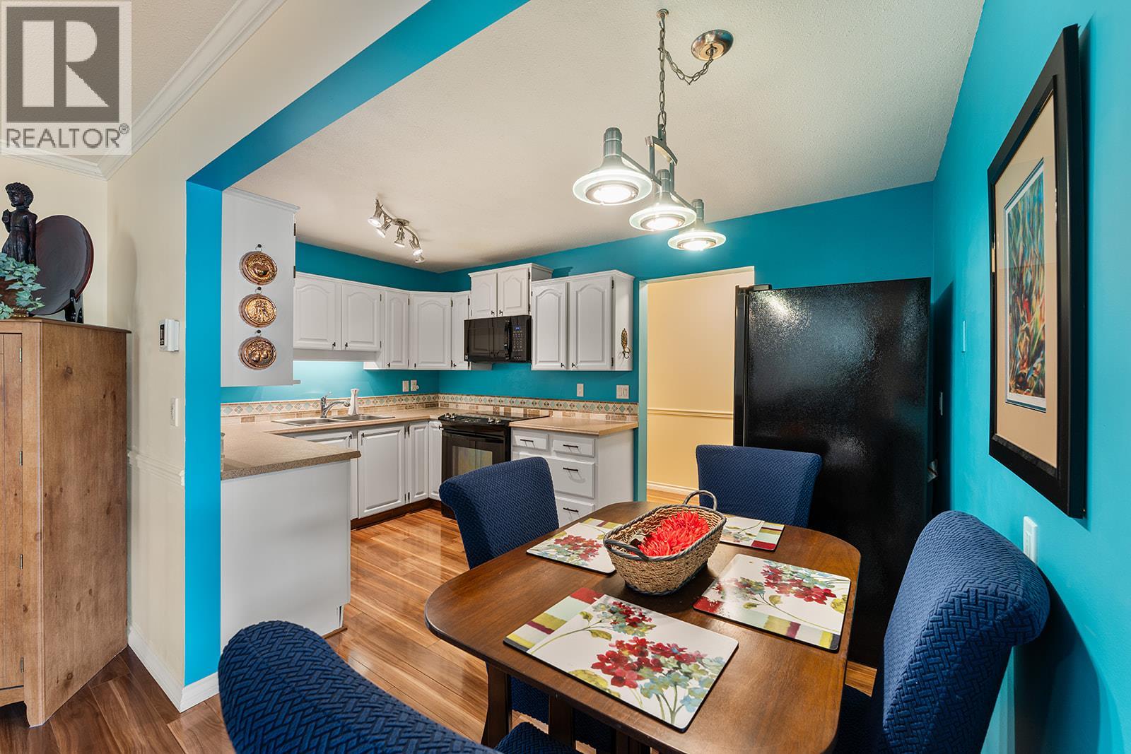 1534 LAWRENCE Avenue Unit# 304, Kelowna, BC V1Y 6M8