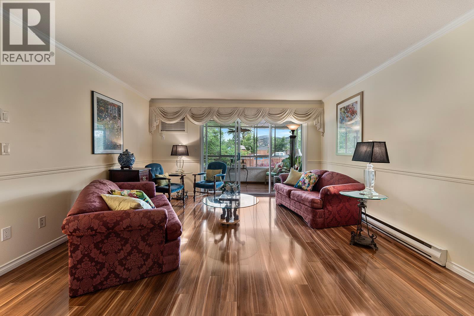 1534 LAWRENCE Avenue Unit# 304, Kelowna, BC V1Y 6M8