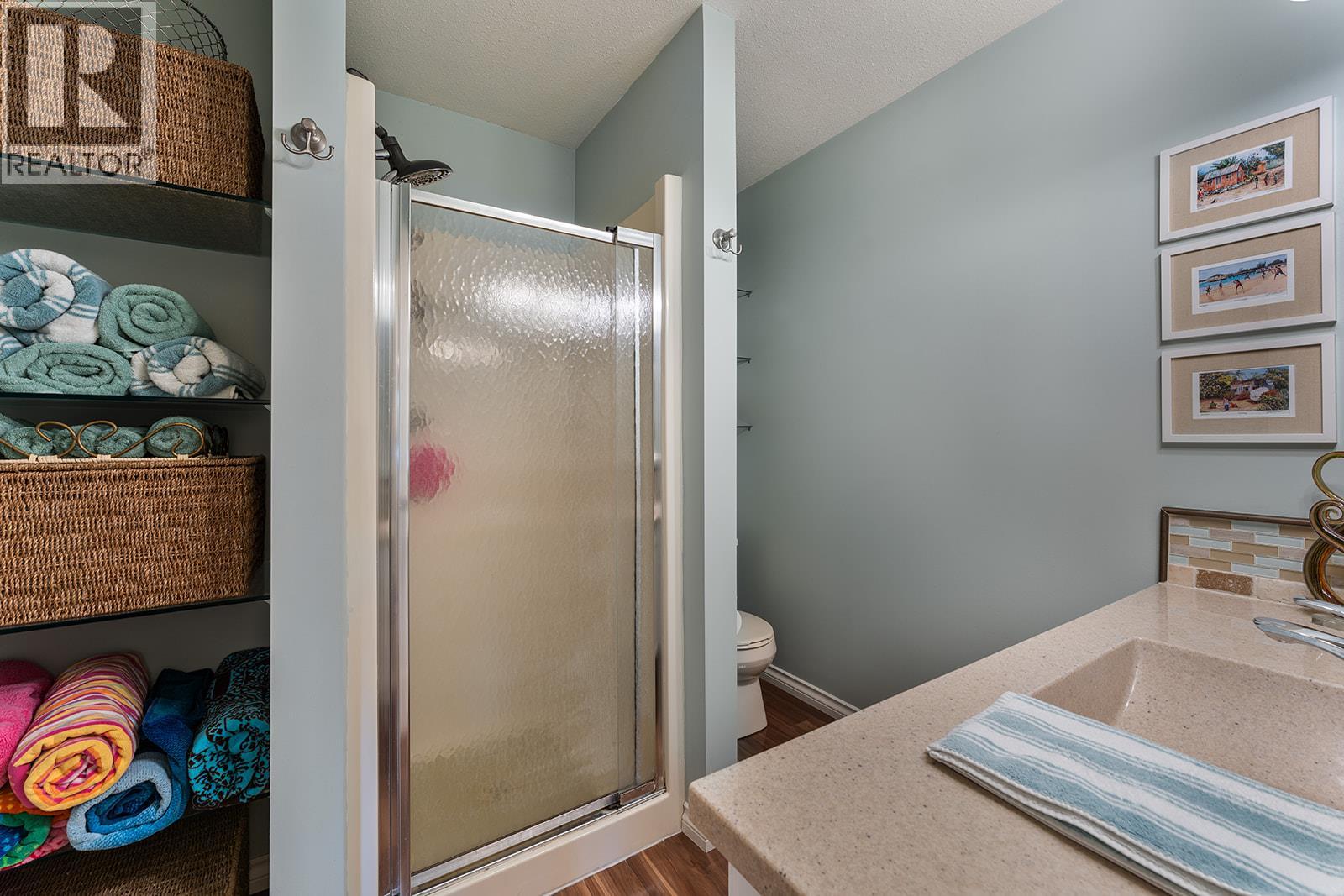 1534 LAWRENCE Avenue Unit# 304, Kelowna, BC V1Y 6M8