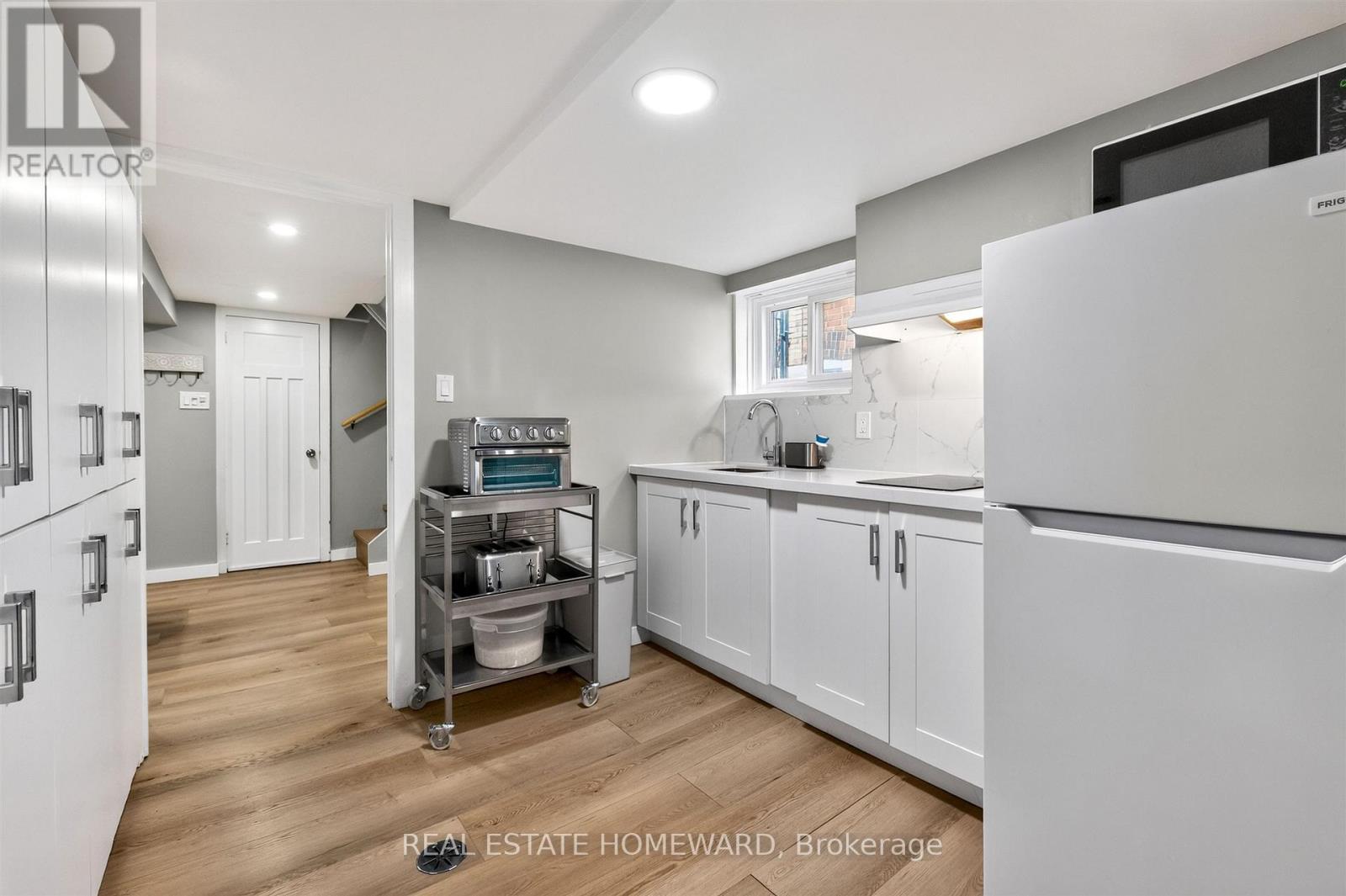 413 O'connor Drive, Toronto, Ontario  M4J 2W4 - Photo 17 - E13692432