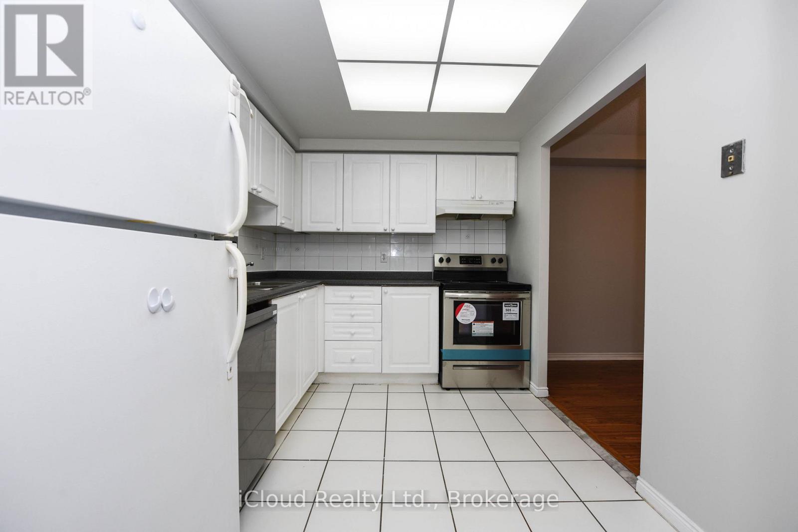 1512 - 135 Hillcrest Avenue, Mississauga, Ontario  L5B 4B1 - Photo 12 - W13693382