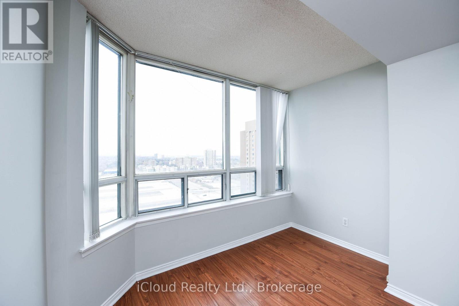 1512 - 135 Hillcrest Avenue, Mississauga, Ontario  L5B 4B1 - Photo 9 - W13693382