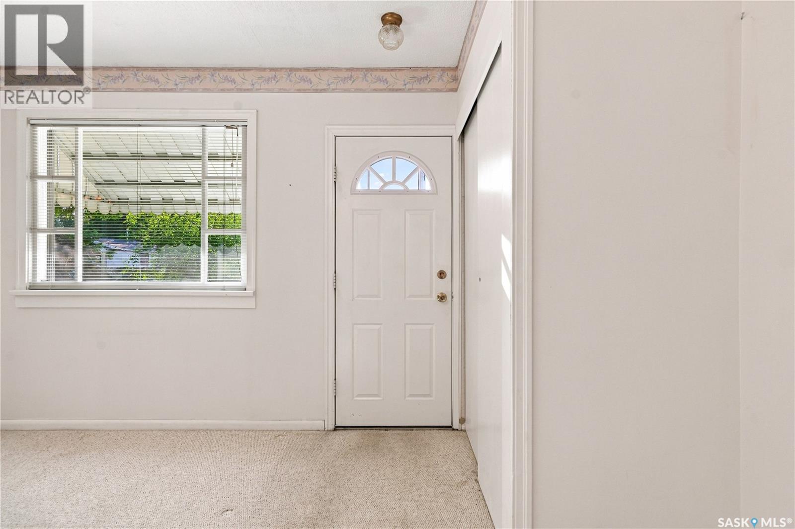 1506 Edward Avenue, Saskatoon, Saskatchewan  S7K 3B1 - Photo 2 - SK046066