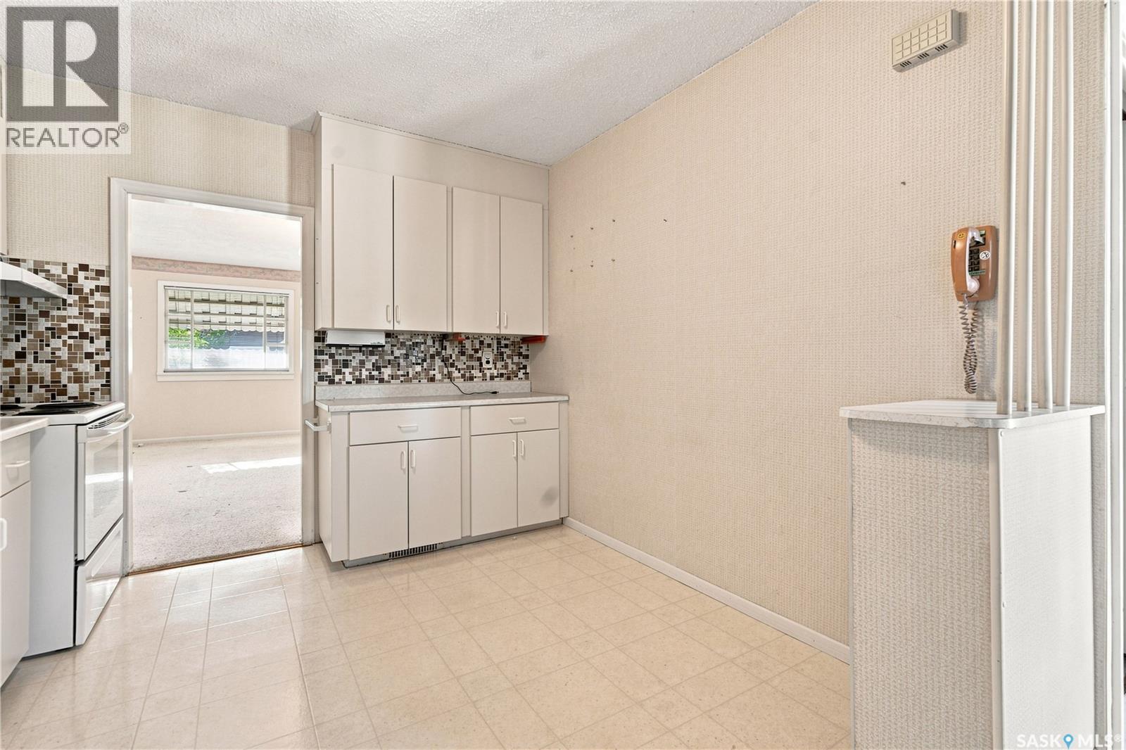 1506 Edward Avenue, Saskatoon, Saskatchewan  S7K 3B1 - Photo 7 - SK046066
