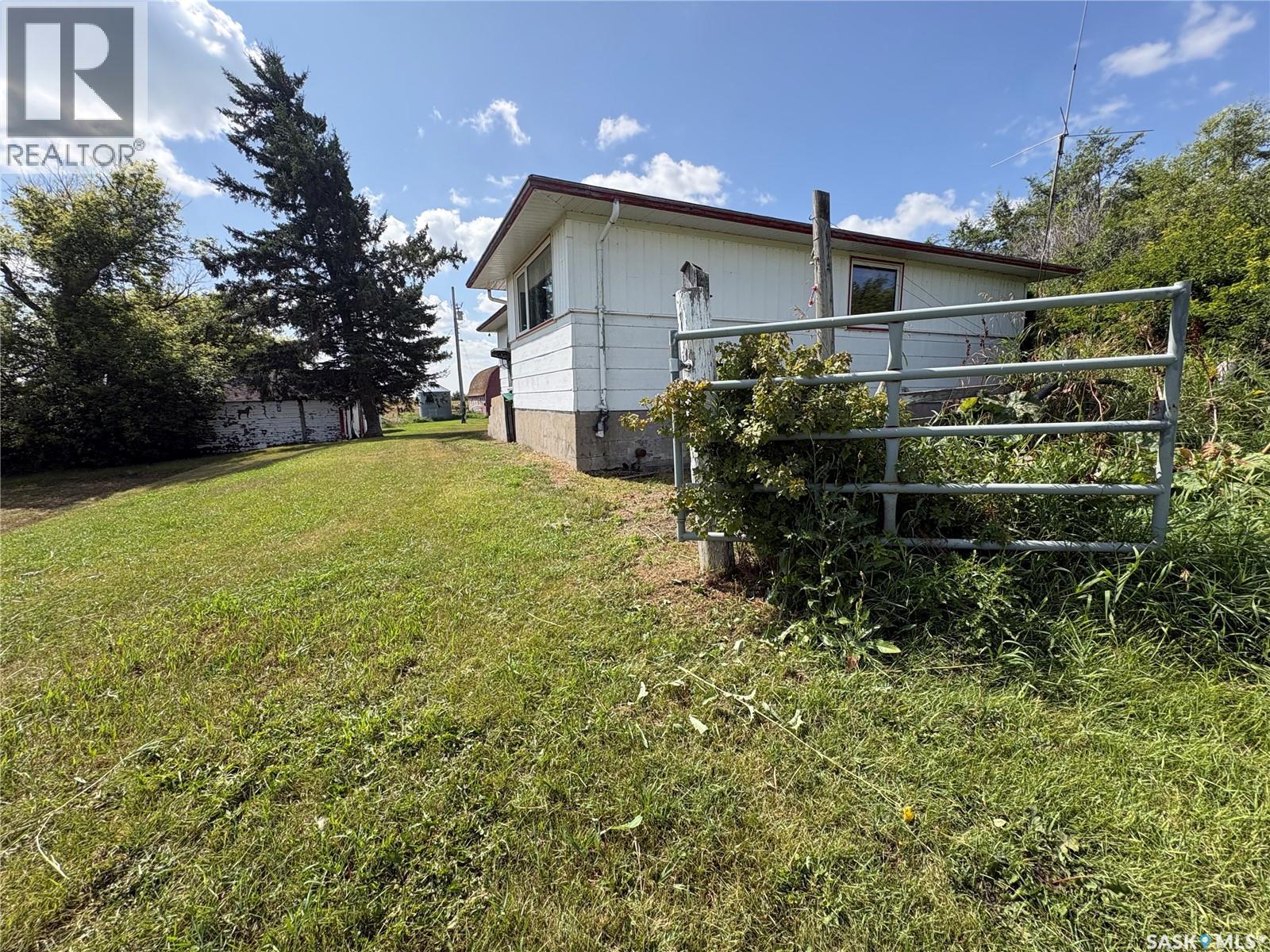 Duff Acreage, Mcleod Rm No. 185, Saskatchewan  S0A 0S0 - Photo 4 - SK046059