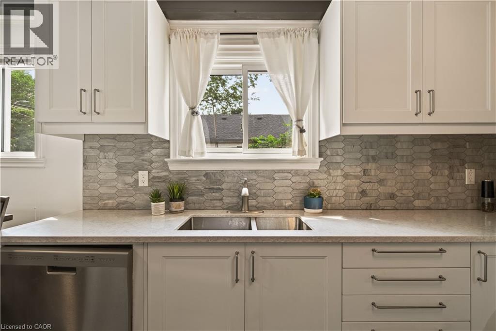 29 Hixon Road, Hamilton, Ontario  L8K 2B8 - Photo 11 - 40856388