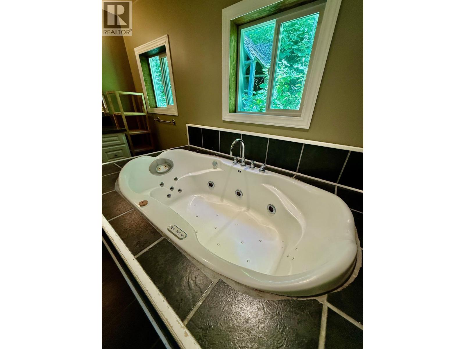 4019 Saunders Road, Winlaw, British Columbia  V0G 2J0 - Photo 12 - 10391927