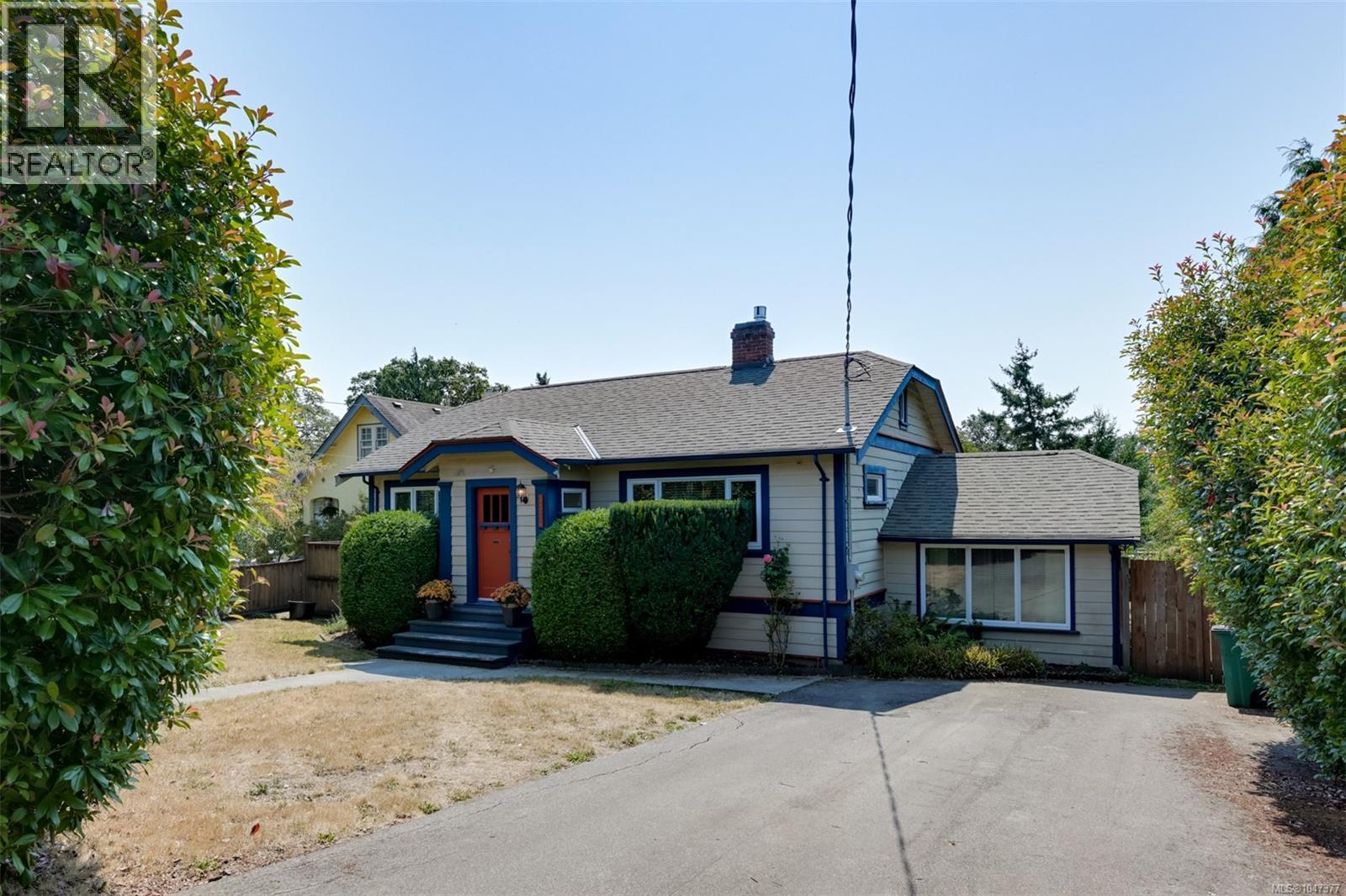 3374 Cook St, Saanich, British Columbia