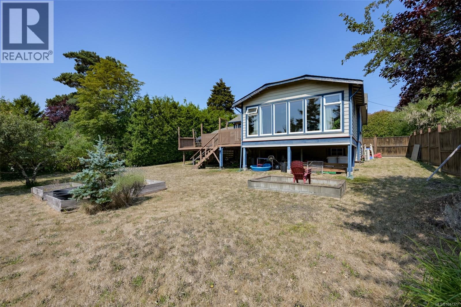 3374 Cook St, Saanich, British Columbia  V8X 1A8 - Photo 42 - 1047377