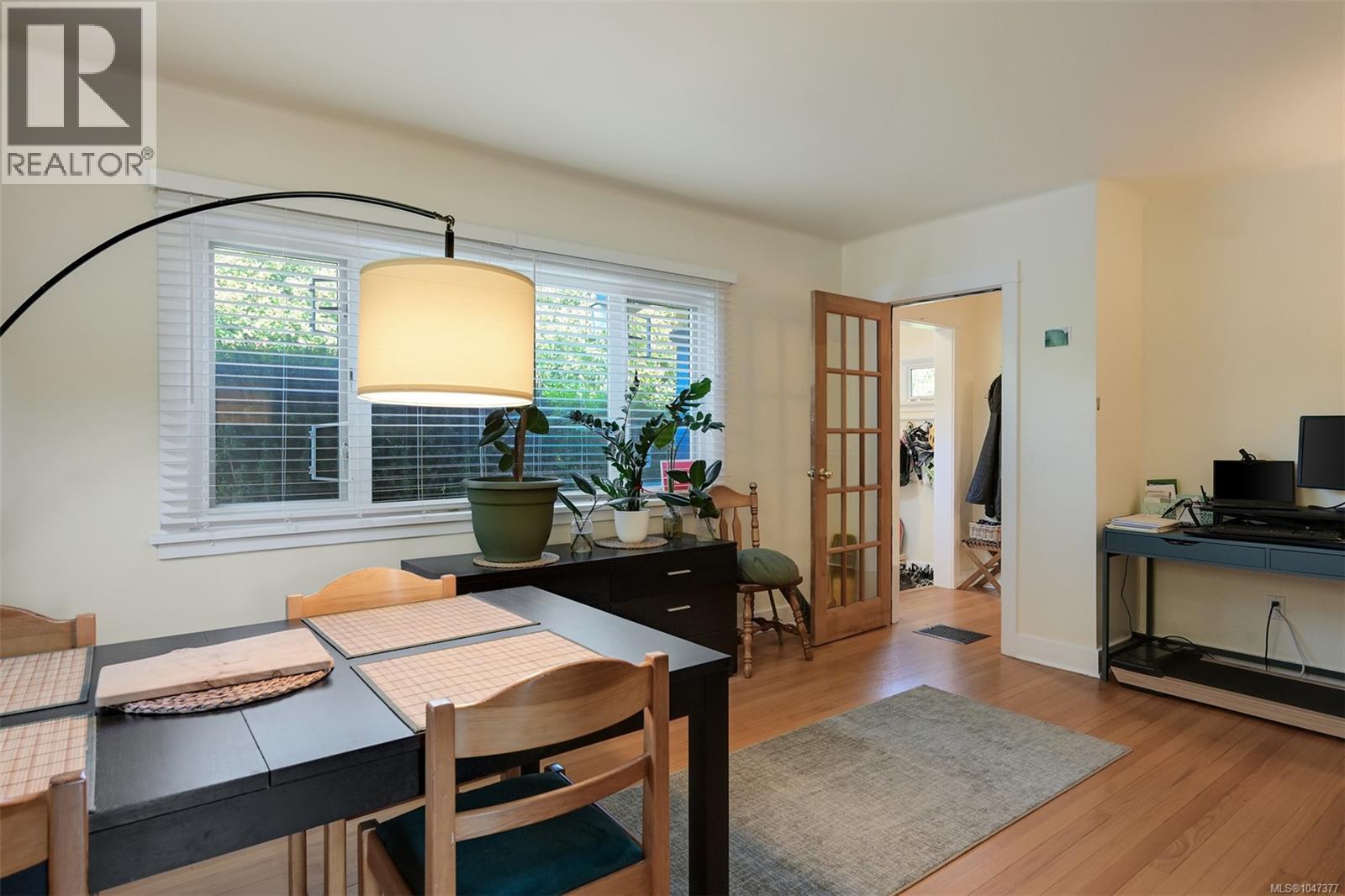 3374 Cook St, Saanich, British Columbia  V8X 1A8 - Photo 7 - 1047377