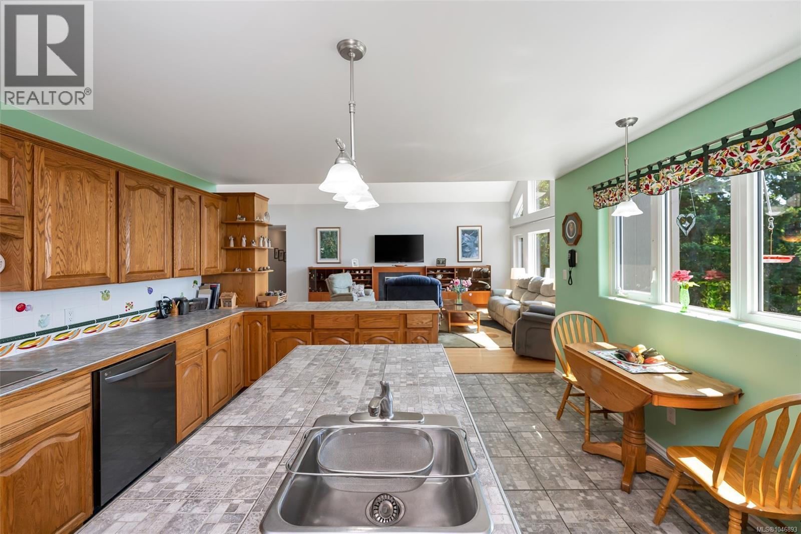 402 Seedtree Rd, Sooke, British Columbia  V9Z 1C2 - Photo 14 - 1046893