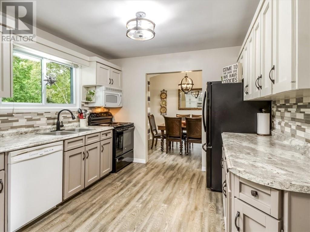 25 Timothy, Greater Sudbury, Ontario  P3Y 1B1 - Photo 8 - 2129899