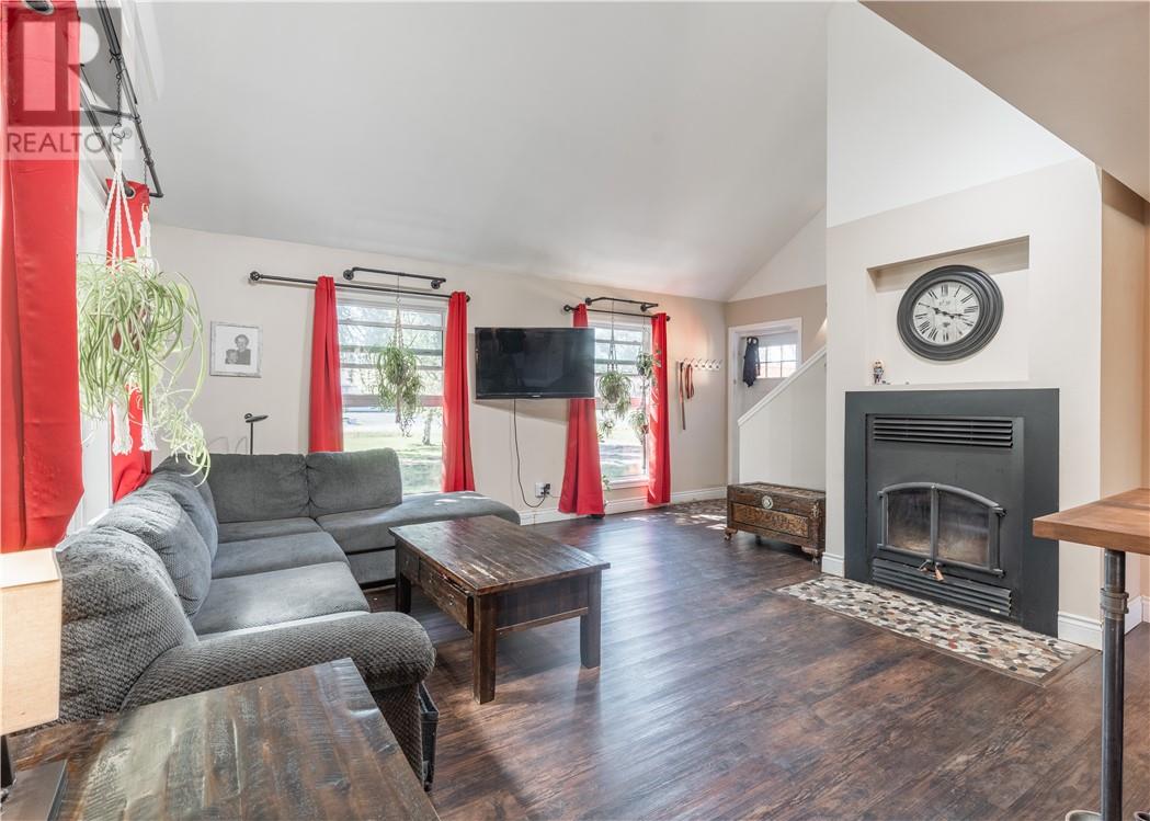 162 Riverside Drive West, Dowling, Ontario  P0M 1R0 - Photo 4 - 2129877