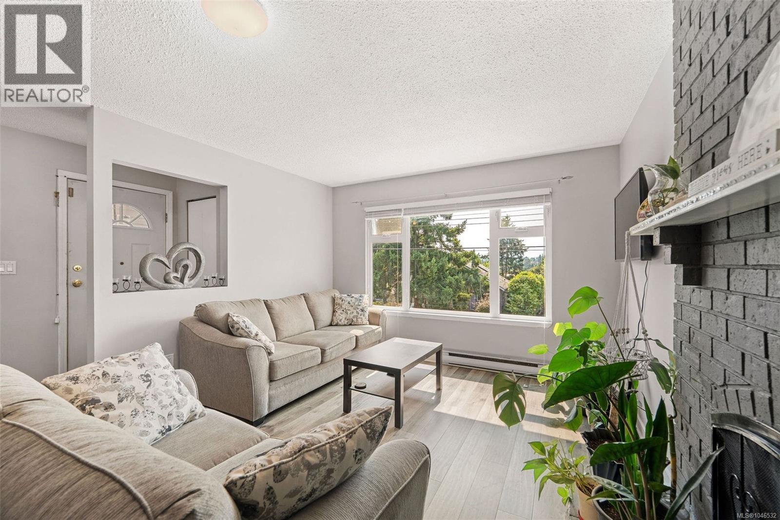 4 524 Rosehill St, Nanaimo, British Columbia