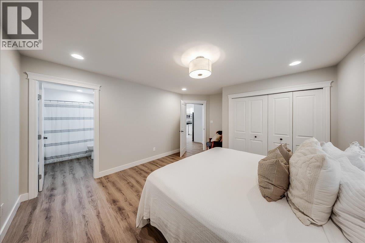 7981 Birchwood Drive, Trail, British Columbia  V1R 4Y3 - Photo 24 - 10398130