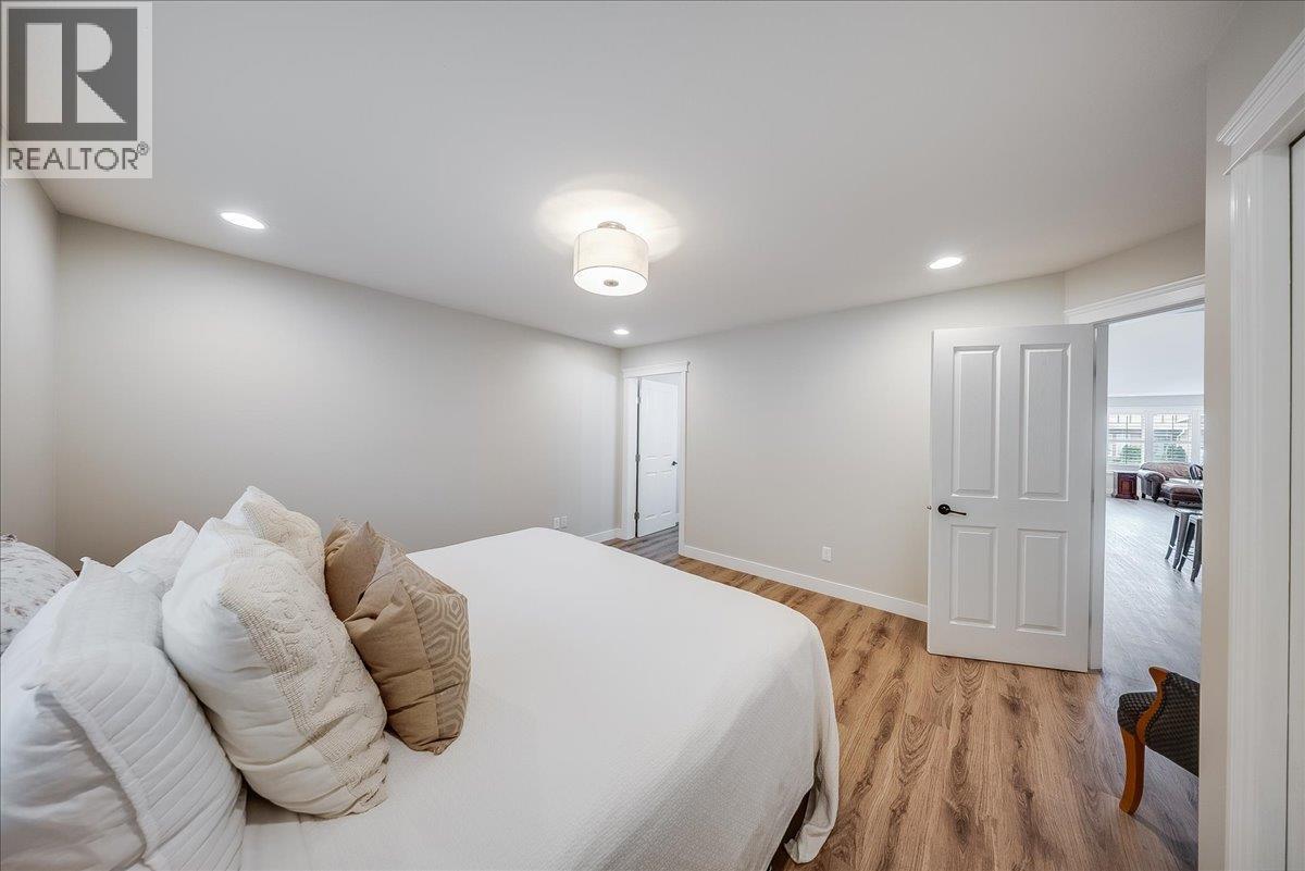7981 Birchwood Drive, Trail, British Columbia  V1R 4Y3 - Photo 21 - 10398130