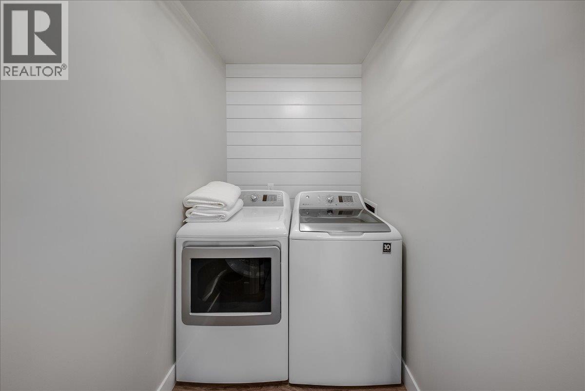 7981 Birchwood Drive, Trail, British Columbia  V1R 4Y3 - Photo 30 - 10398130