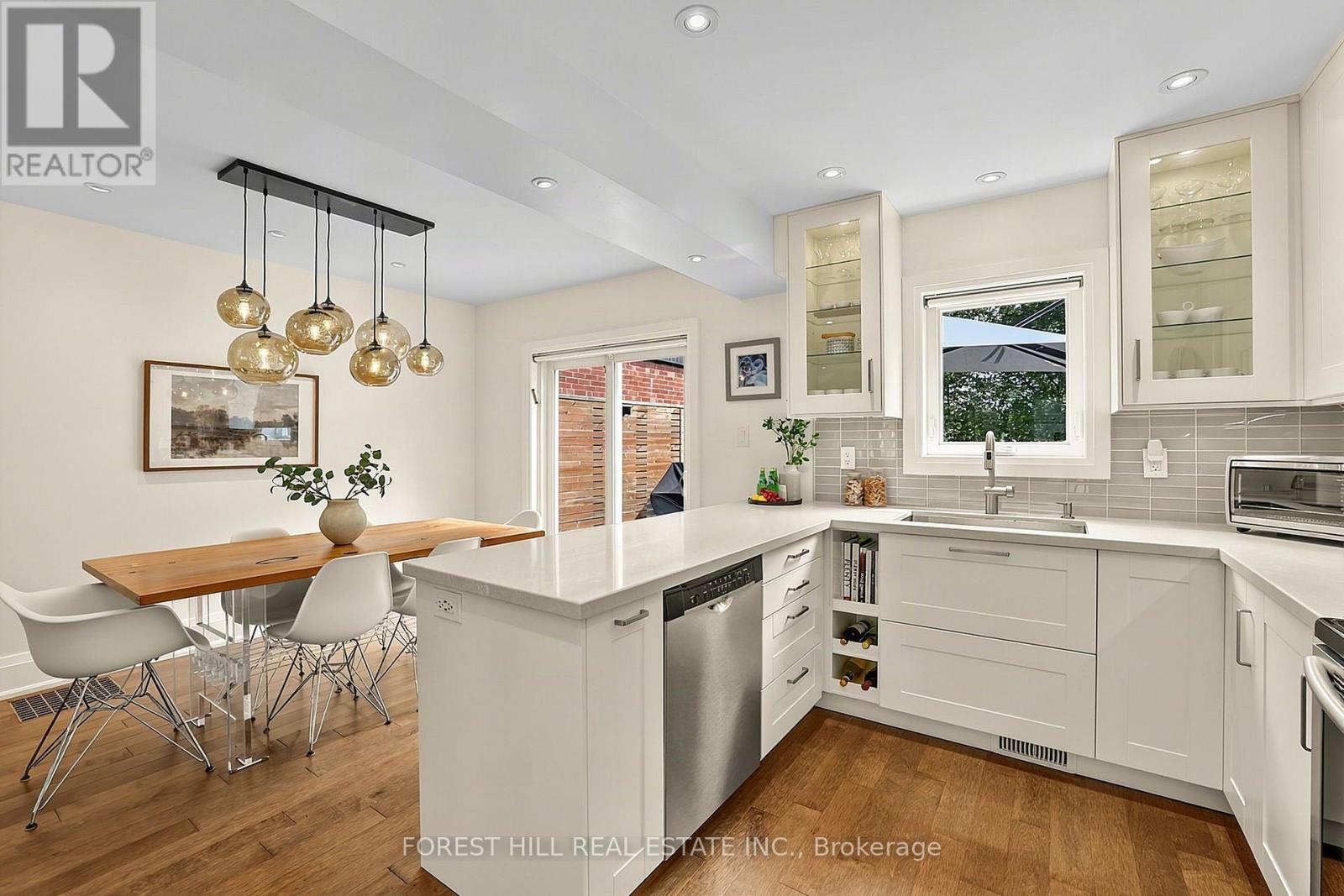 87 THURSFIELD CRESCENT Toronto (Leaside), ON M4G 2N4