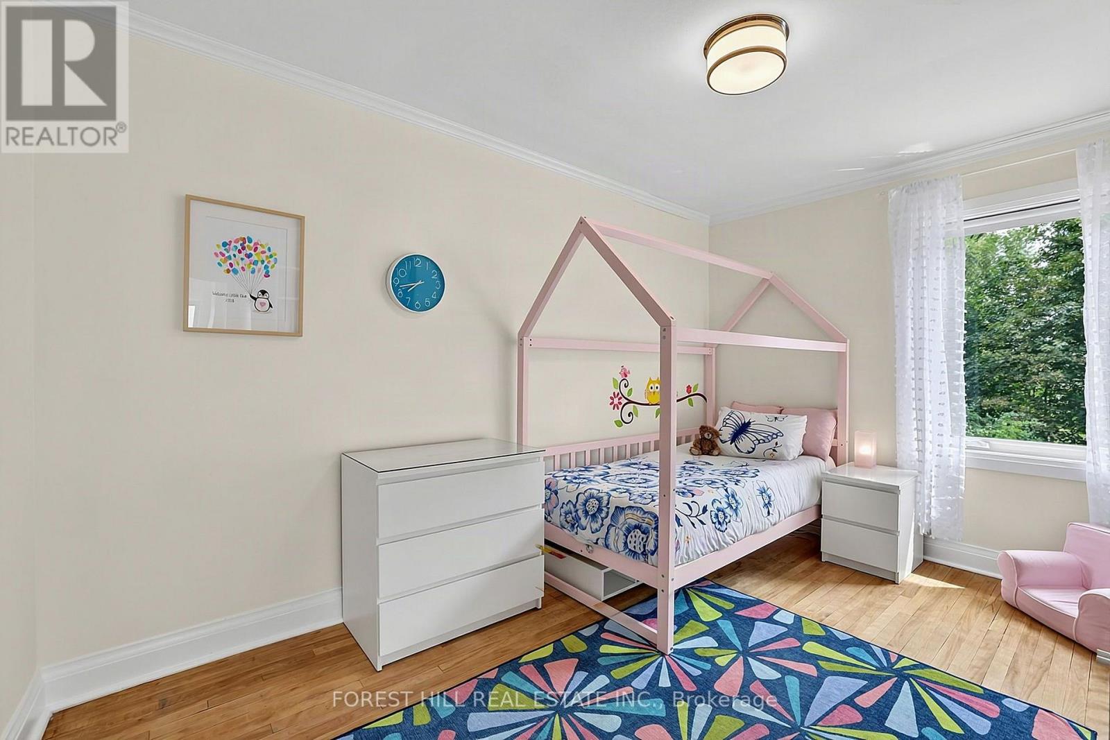 87 THURSFIELD CRESCENT Toronto (Leaside), ON M4G 2N4