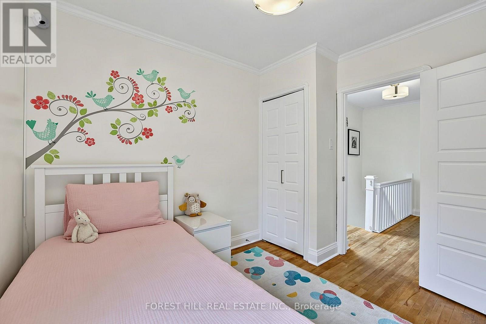 87 THURSFIELD CRESCENT Toronto (Leaside), ON M4G 2N4