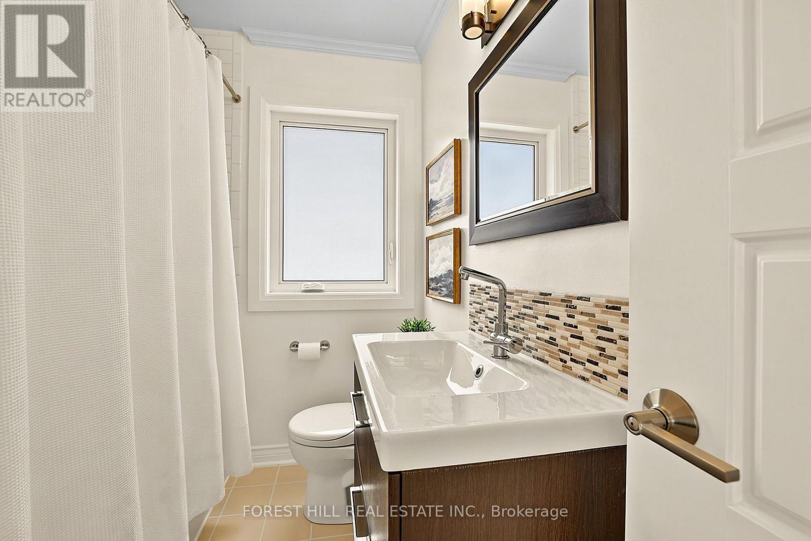 87 THURSFIELD CRESCENT Toronto (Leaside), ON M4G 2N4