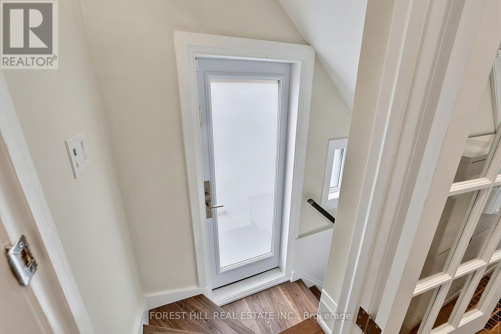 87 THURSFIELD CRESCENT Toronto (Leaside), ON M4G 2N4