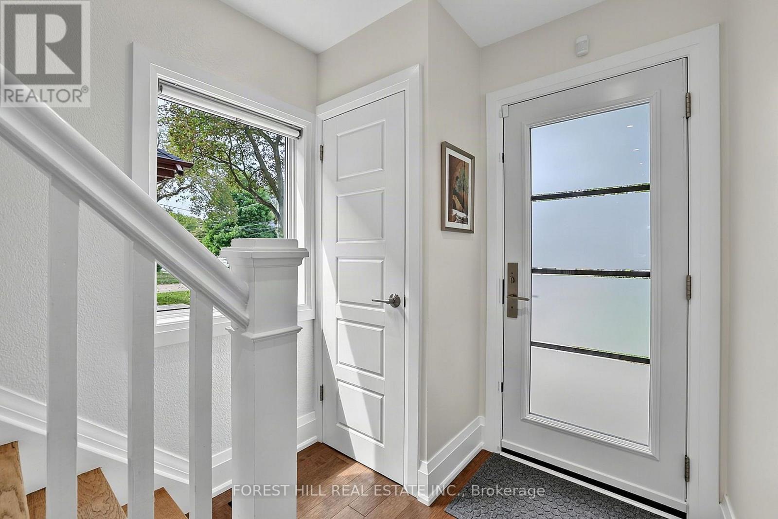 87 THURSFIELD CRESCENT Toronto (Leaside), ON M4G 2N4
