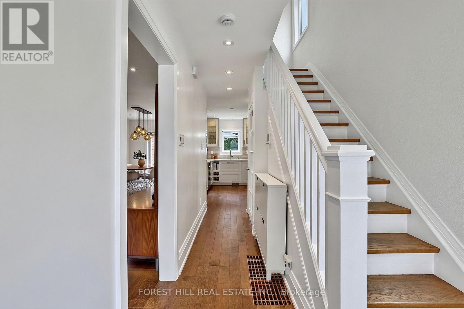 87 THURSFIELD CRESCENT Toronto (Leaside), ON M4G 2N4