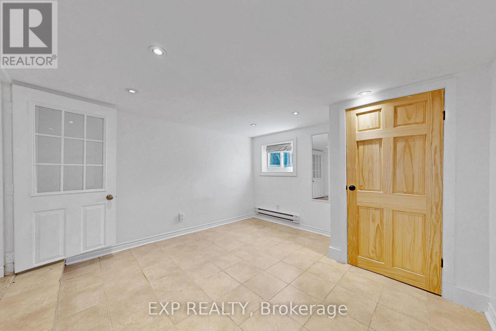 Bsmt - 858 Manning Avenue, Toronto, Ontario  M6G 2W8 - Photo 23 - C13693464