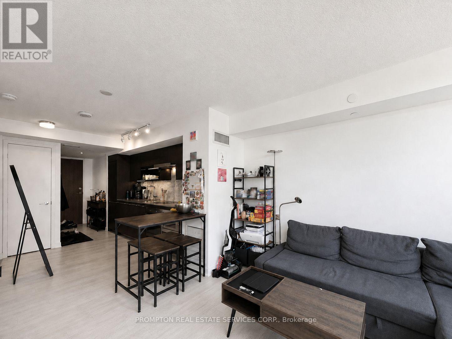 1015 - 80 Queens Wharf Road, Toronto, Ontario  M5V 0J2 - Photo 10 - C13693502