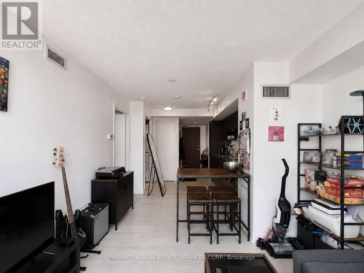 1015 - 80 Queens Wharf Road, Toronto, Ontario  M5V 0J2 - Photo 11 - C13693502