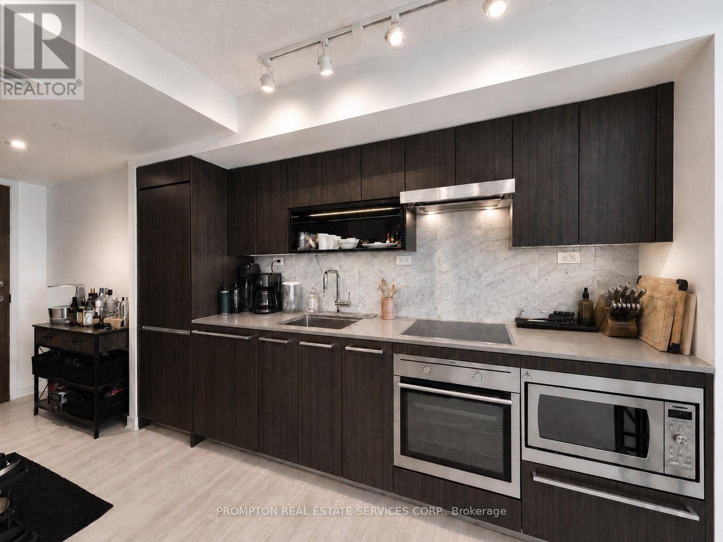 1015 - 80 Queens Wharf Road, Toronto, Ontario  M5V 0J2 - Photo 12 - C13693502