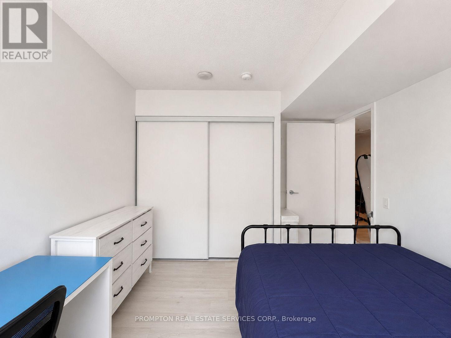 1015 - 80 Queens Wharf Road, Toronto, Ontario  M5V 0J2 - Photo 15 - C13693502
