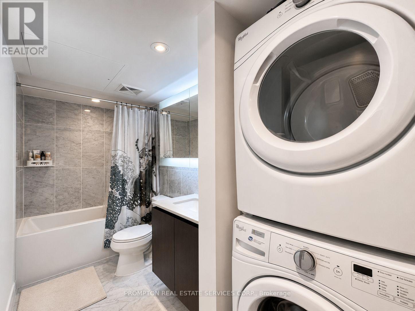 1015 - 80 Queens Wharf Road, Toronto, Ontario  M5V 0J2 - Photo 16 - C13693502
