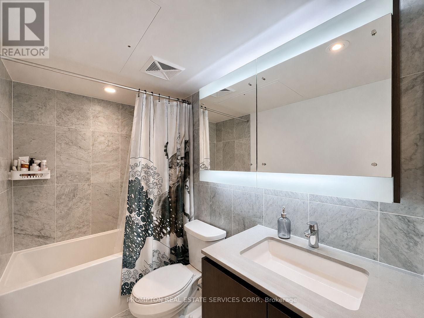1015 - 80 Queens Wharf Road, Toronto, Ontario  M5V 0J2 - Photo 17 - C13693502